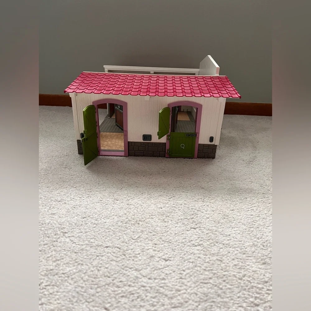 Schleich Stable used no accessories